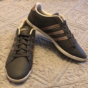 Adiddas Sneakers